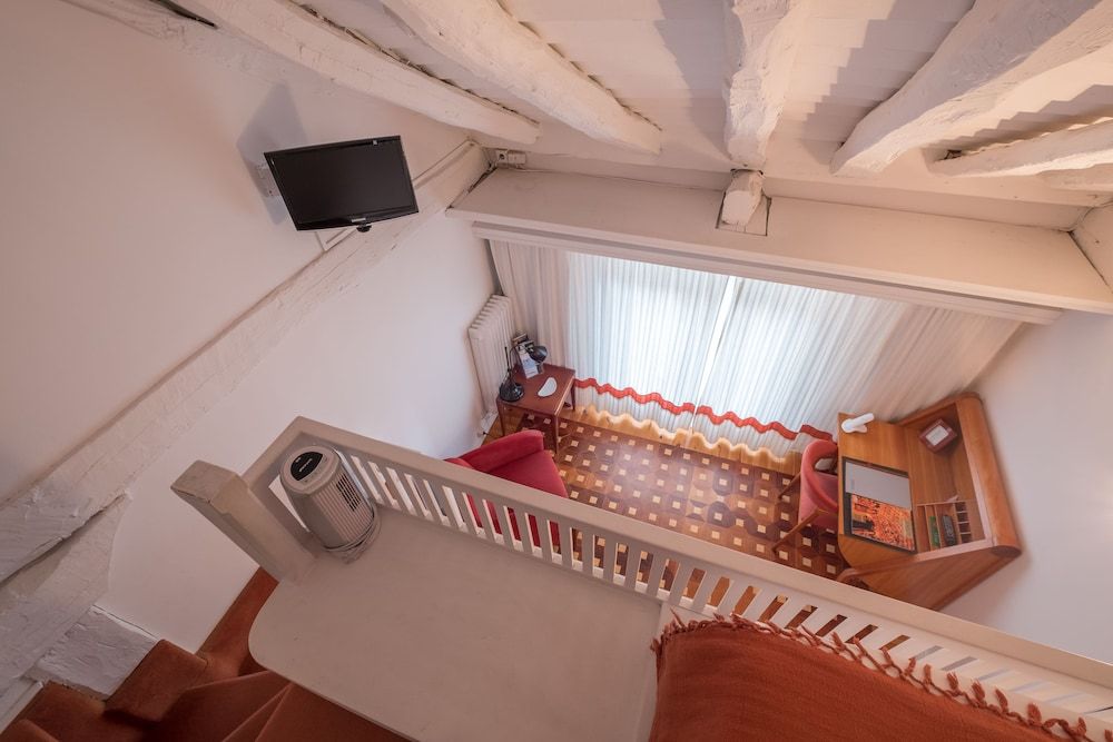 Triple Room (2 ADULTS + 1 CHILD)