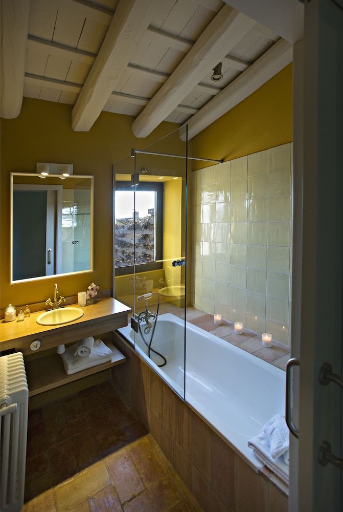 Encís d Empordà Panoramic Suite, Bathtub 3