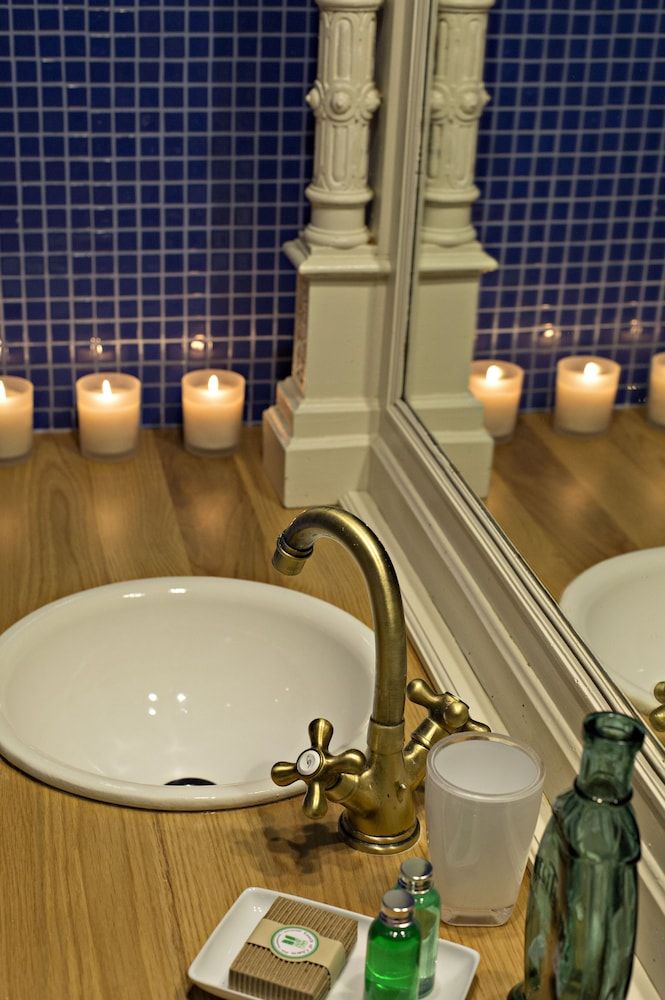 Encís d Empordà Standard Suite, Fireplace 3