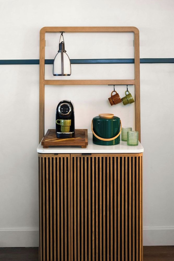 Monterey Beach Hotel, A Tribute Portfolio Hotel Standard Room, 1 King Bed (Mobility/Hearing Accessible, Tub) 4