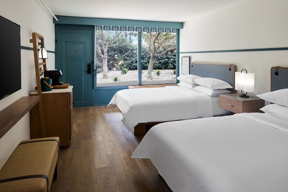 Room, 2 Queen Beds, Non Smoking, Garden View