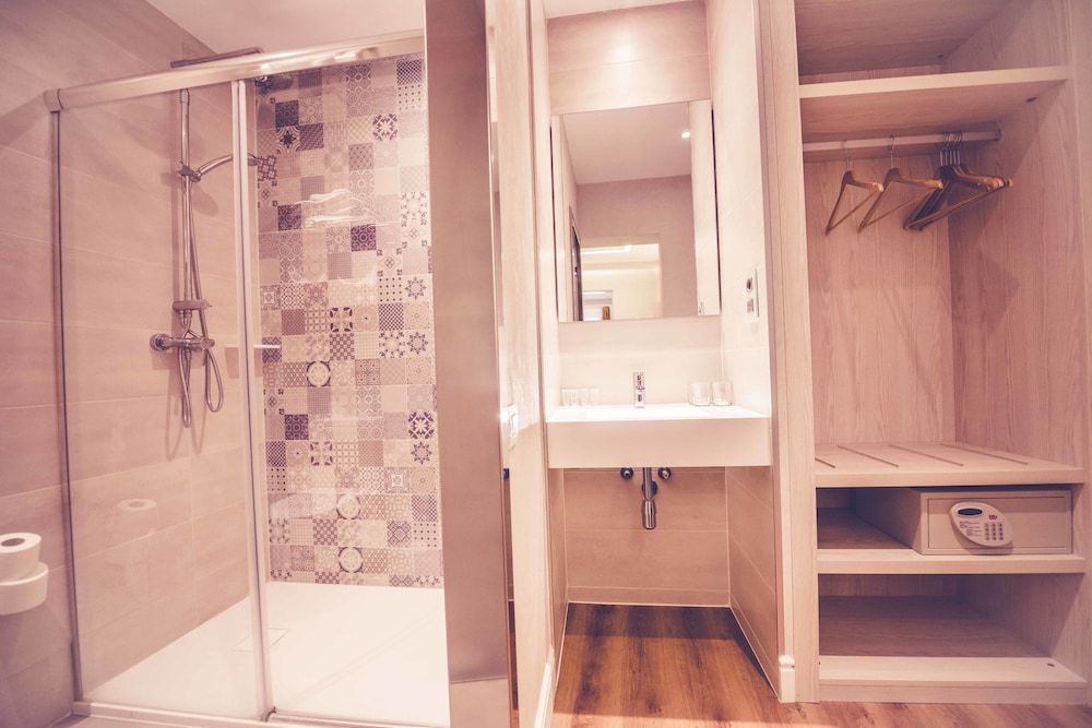 Hostal Lisboa Comfort Twin Room, 1 Bedroom 9