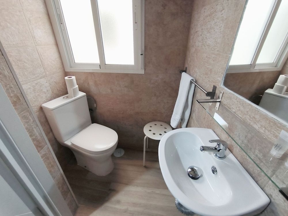 Pensión Pérez Montilla Double Room, 1 Double Bed, Private Bathroom, Tower 16