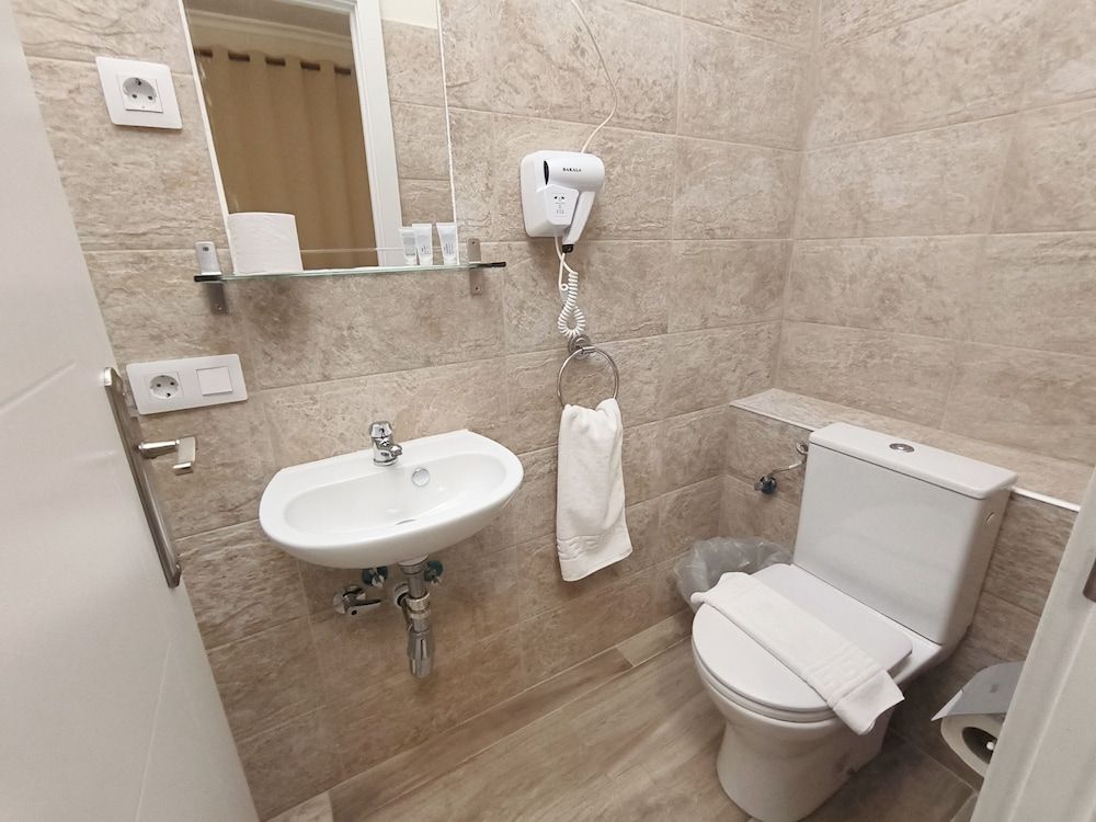 Pensión Pérez Montilla Double Room, 1 Double Bed, Private Bathroom, Tower 19