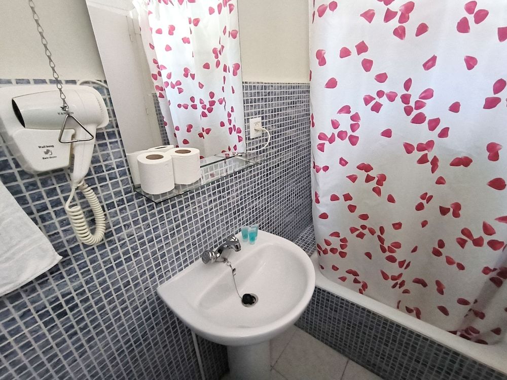 Pensión Pérez Montilla Double Room, 1 Double Bed, Private Bathroom, Tower 20