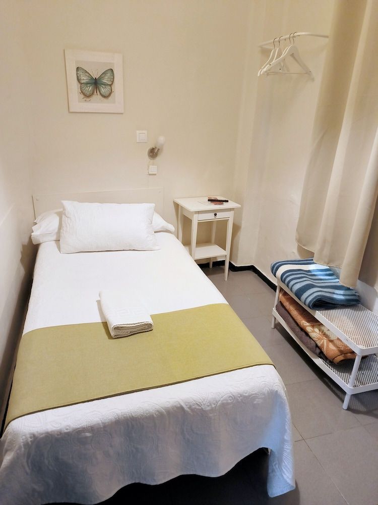 undefined Pensión Pérez Montilla 2