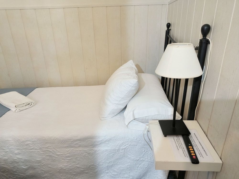 Economy Single Room, Ensuite, Ground Floor