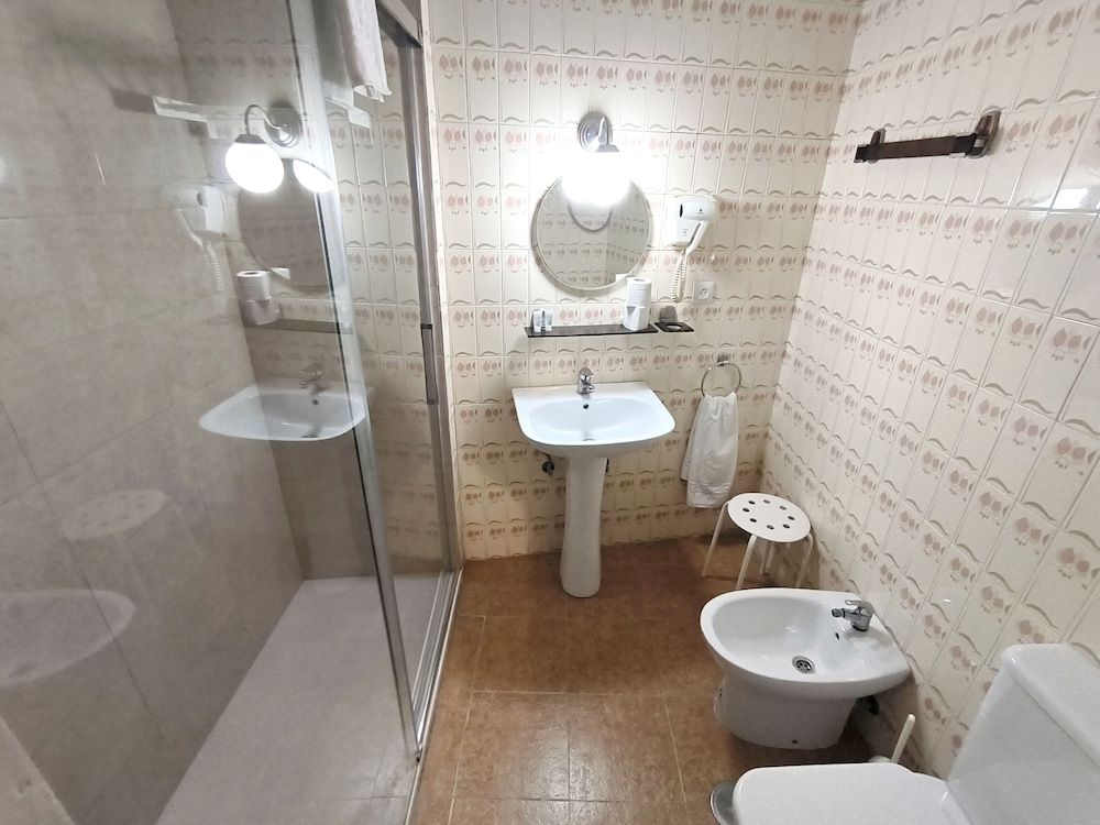 Pensión Pérez Montilla Double Room, 1 Double Bed, Private Bathroom, Tower 21