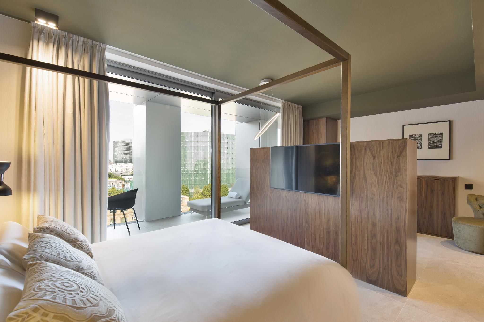 undefined Hotel SB Glow 4 Sup 5