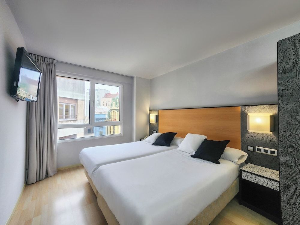 Hotel Faranda Pathos Gijon, Ascend Hotel Collection 2 single beds with sofa 2