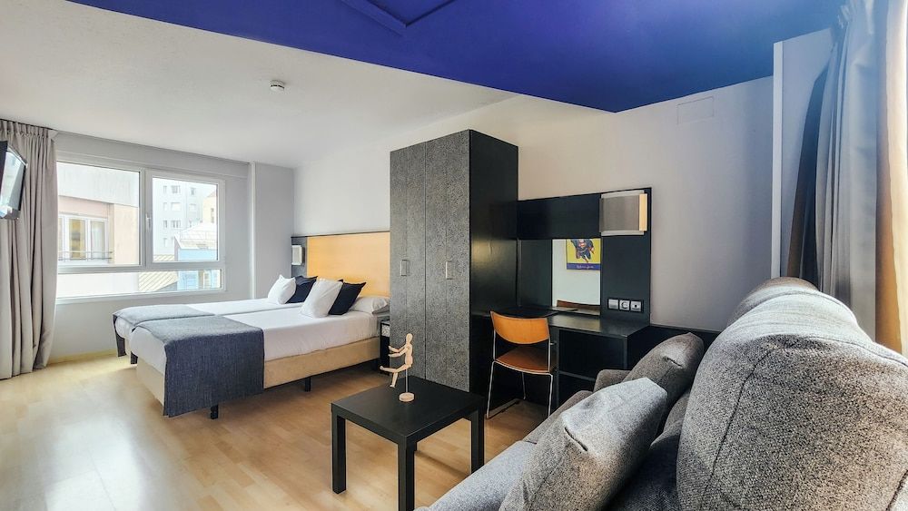 Hotel Faranda Pathos Gijon, Ascend Hotel Collection 2 single beds with sofa 3