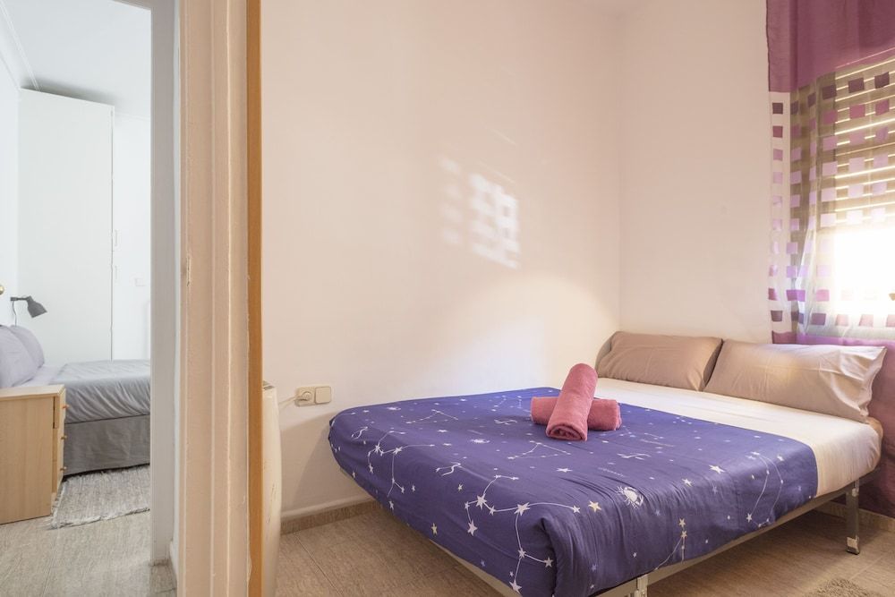 Apartamentos Tarradellas Classic Apartment, 4 Bedrooms 4