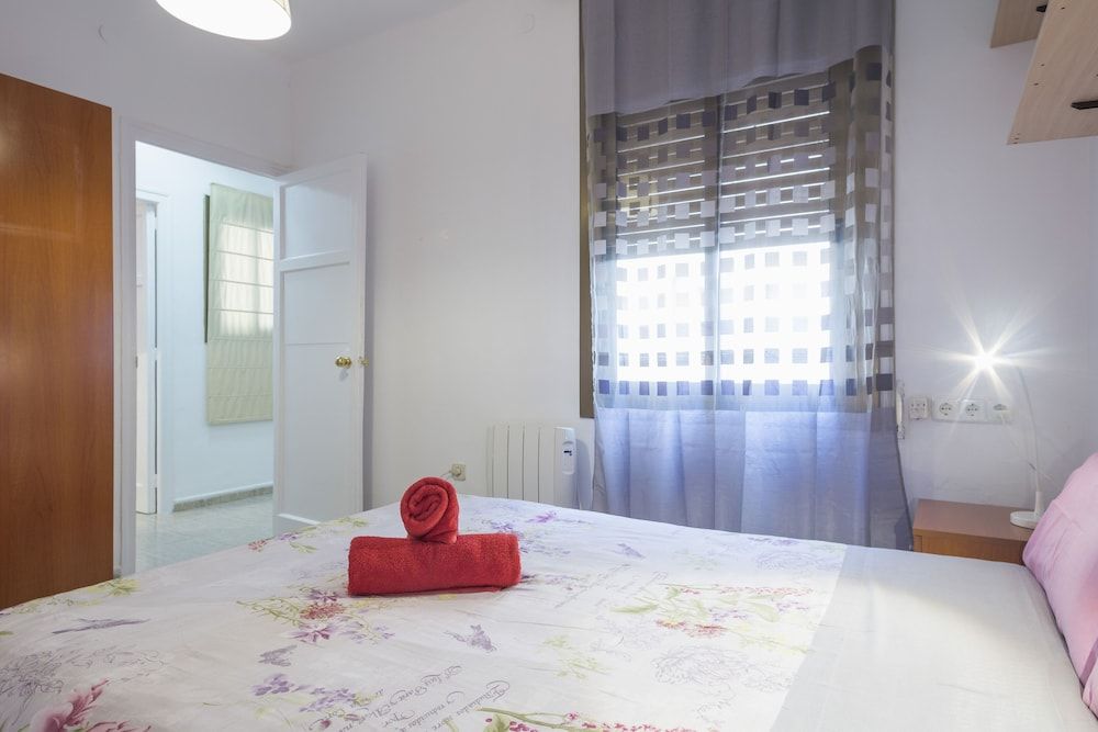 Apartamentos Tarradellas Classic Apartment, 4 Bedrooms 3