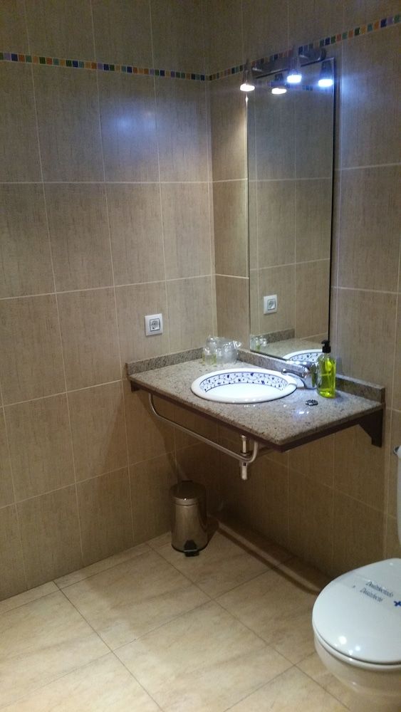 Hostal Goyesco Plaza Double or Twin Room 18