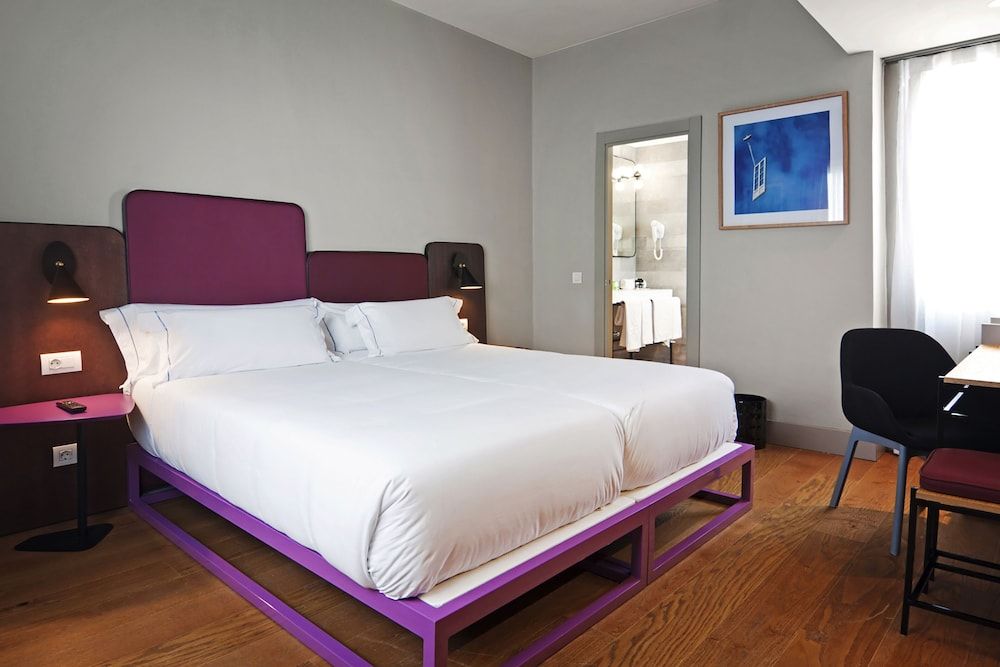 undefined One Shot Colón 2