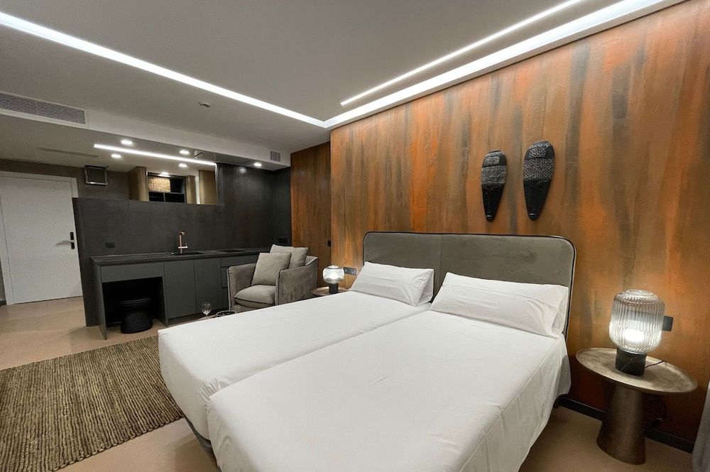 Deluxe Studio Suite (Africa)
