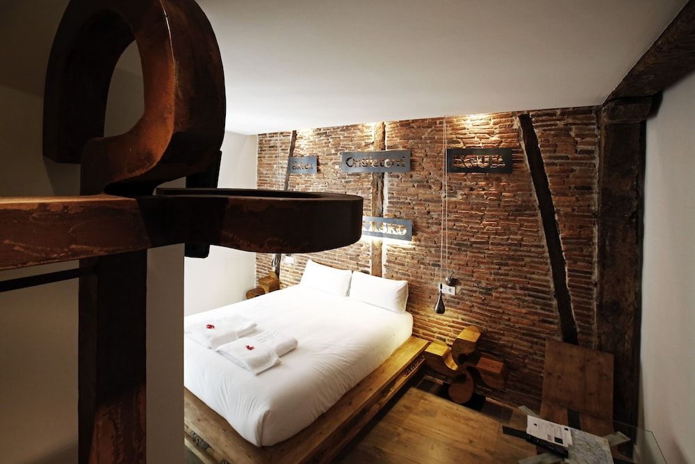 Pensión Basque Boutique Standard Double Room 5