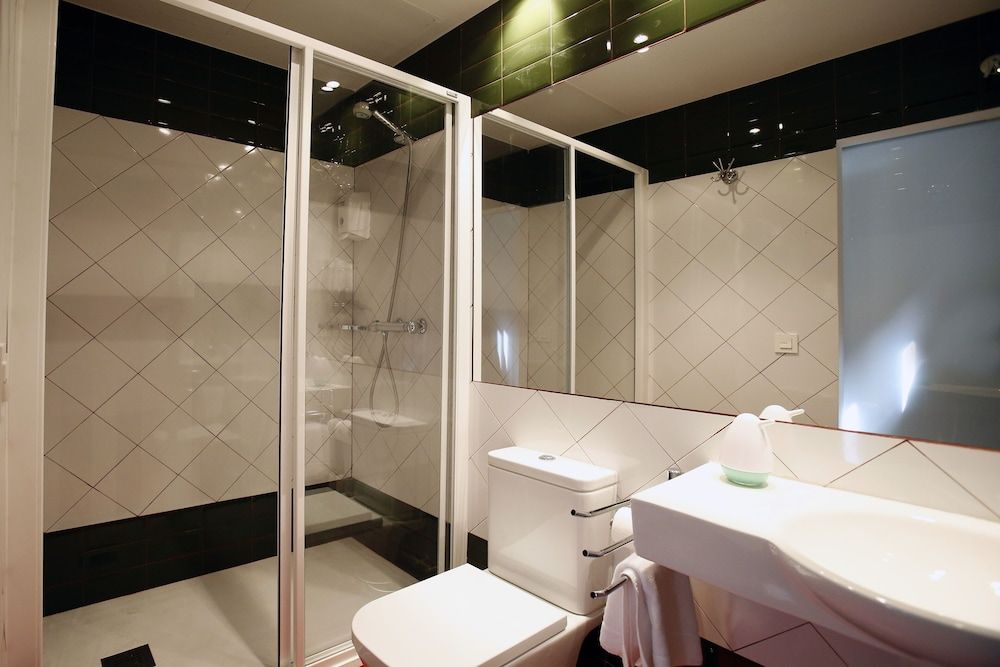 Pensión Basque Boutique Standard Double Room 8