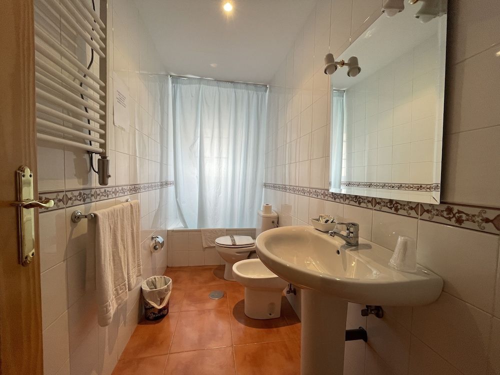 Quéntar Hotel Rural Triple Room 5