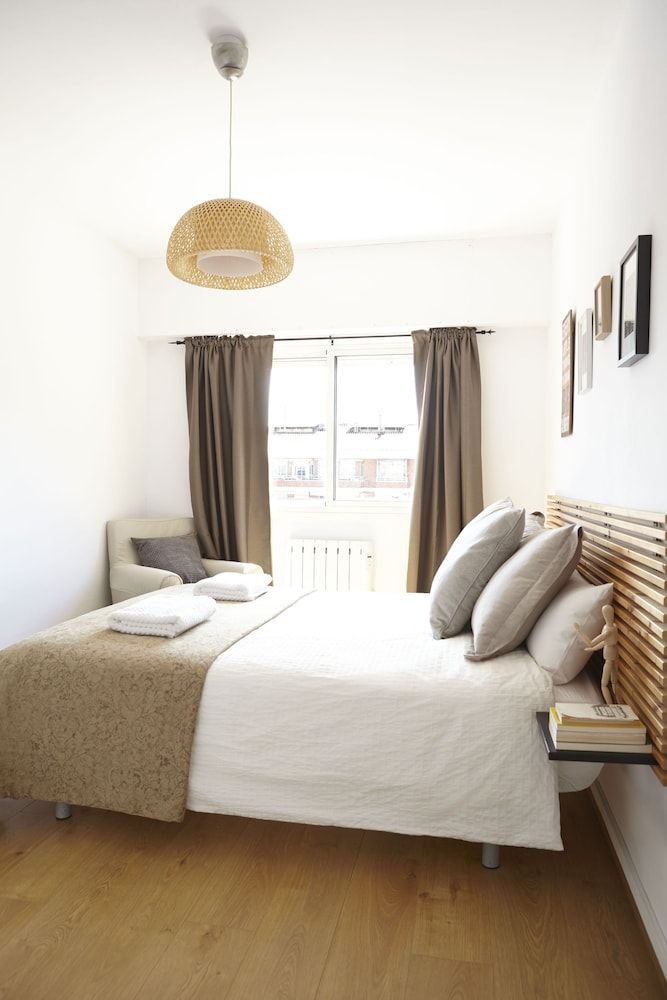 undefined Sagrada Familia Sun 2