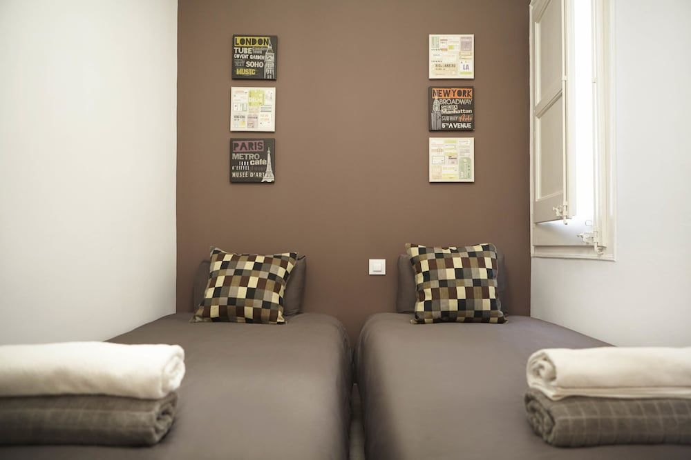 undefined Sagrada Familia Sun 6