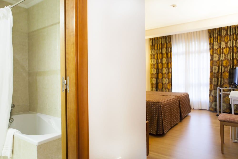 Hotel Sercotel Tres Luces Double Room Single Use 6