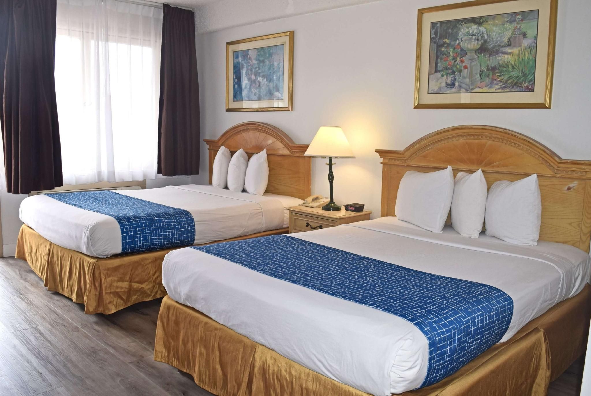 2 Queen Beds - Non-Smoking