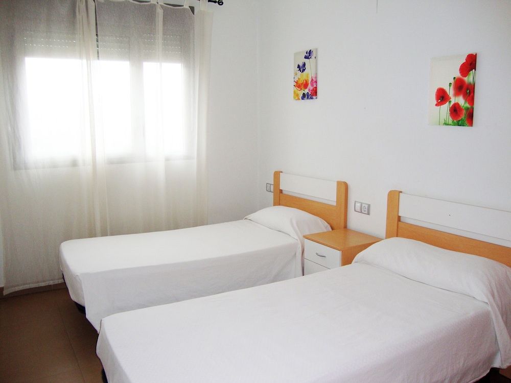 Basic Apartment, 3 Bedrooms, Terrace