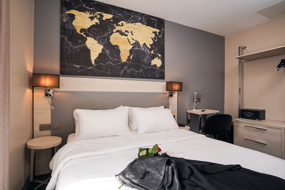 Hôtel Univers Standard Double or Twin Room 3