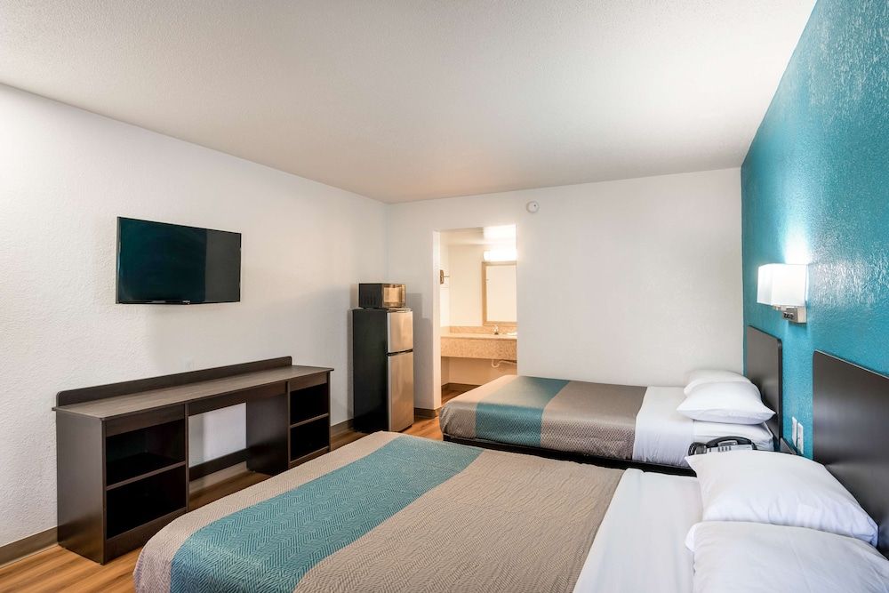 Deluxe Quadruple Room, 2 Double Beds, Accessible, Non Smoking