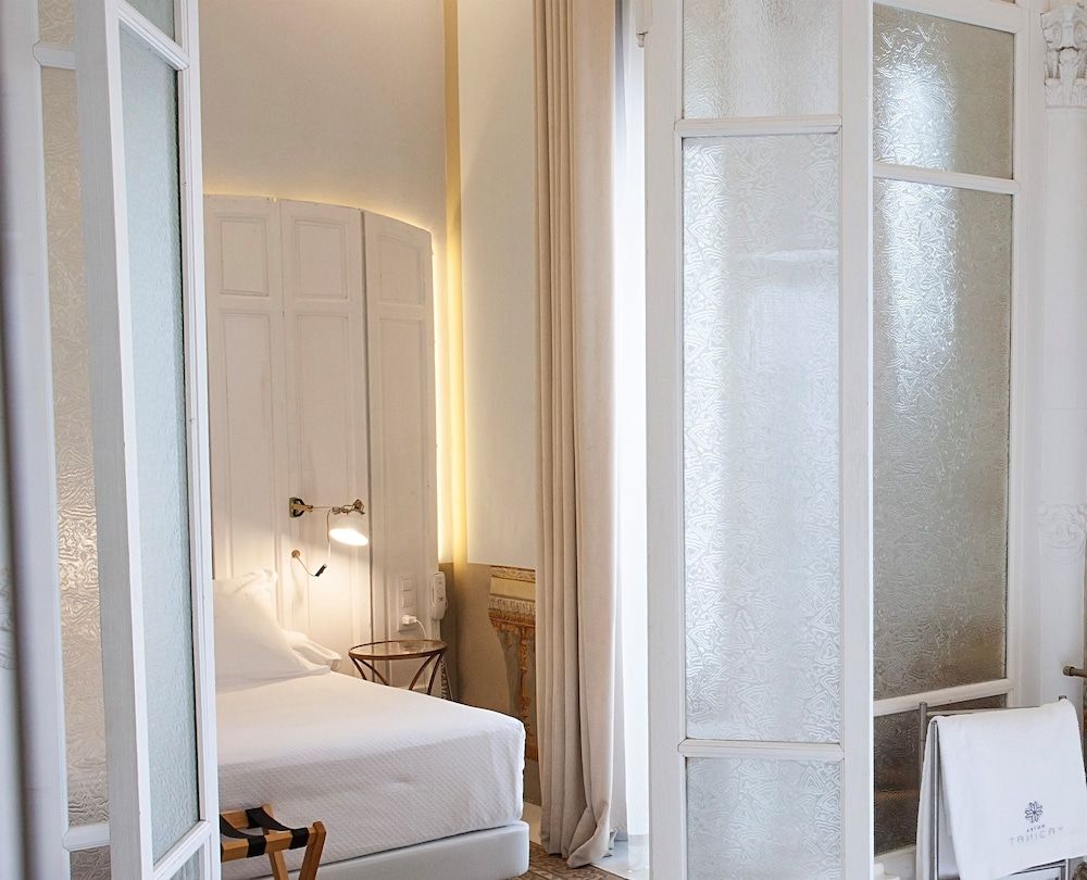 Hotel Madinat Deluxe Double Room 9