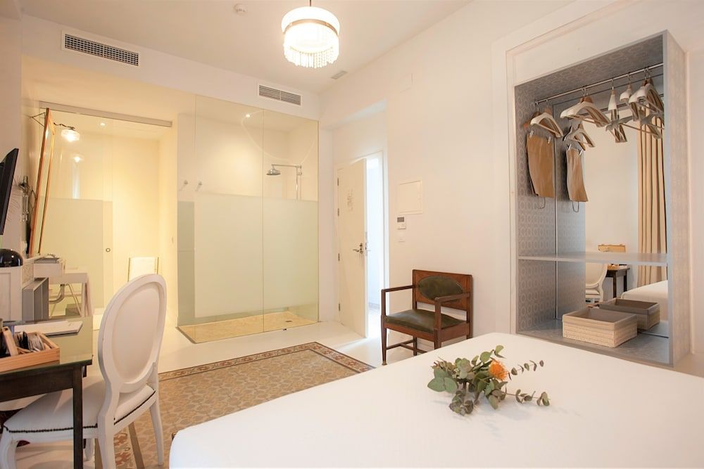 Hotel Madinat Standard Double Room 6