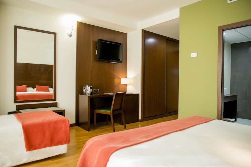 Hospedium Valles de Gredos Double room with 2 extra beds 3