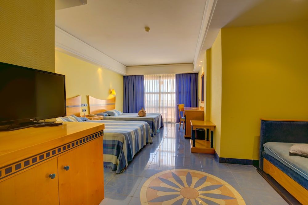 Standard Double Room (2 adults)