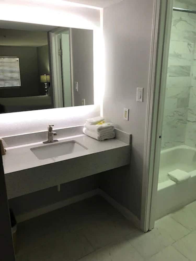 Standard Room, 2 Double Beds