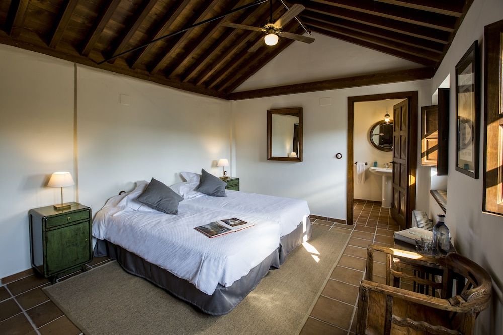 Standard Twin Room (The Brambles)