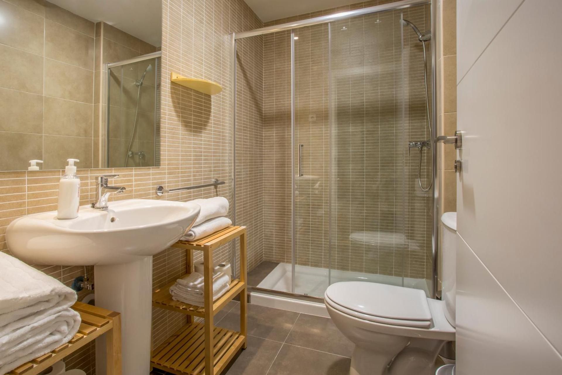 undefined Slow Suites Luchana 10