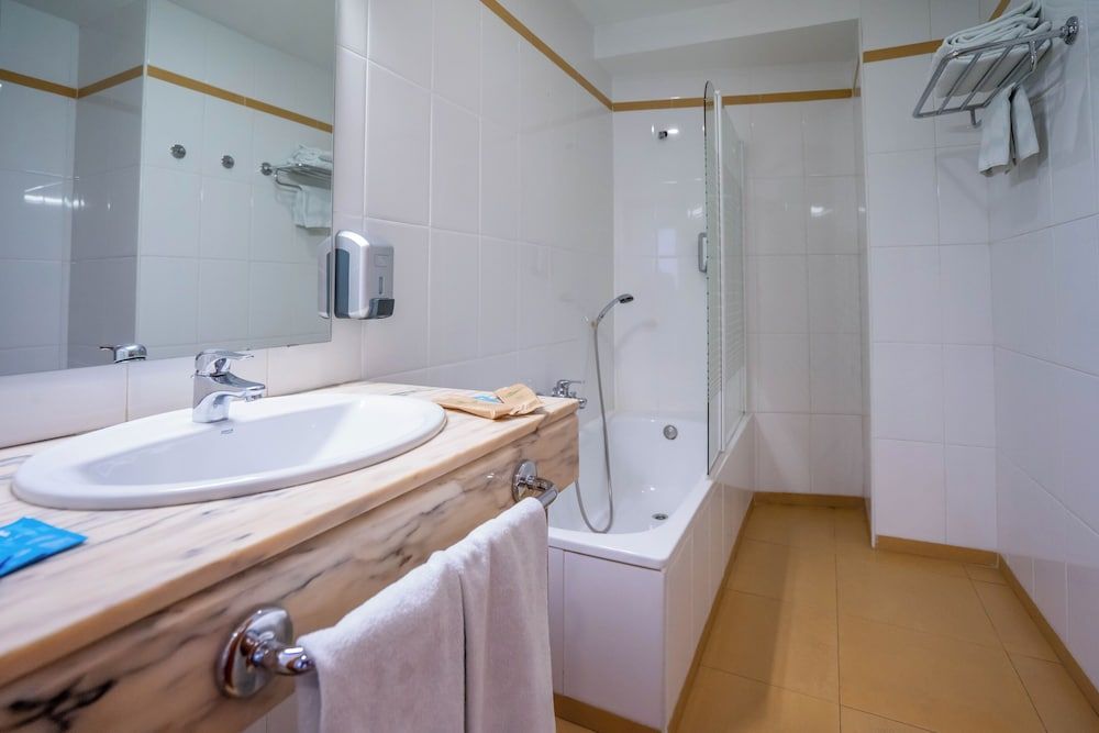 Hotel YIT Conquista de Toledo Double or Twin Room 12