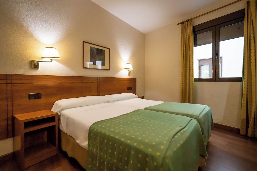 Hotel YIT Conquista de Toledo Double or Twin Room 8