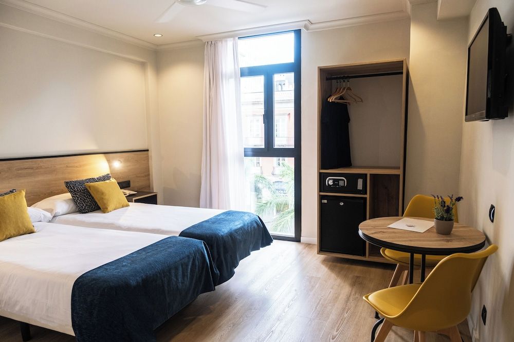 Hotel Adonis Capital Exterior double room, window 3