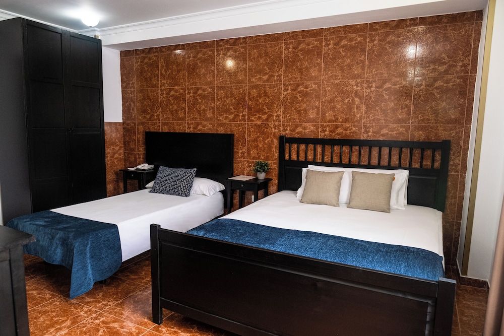 Hotel Adonis Capital