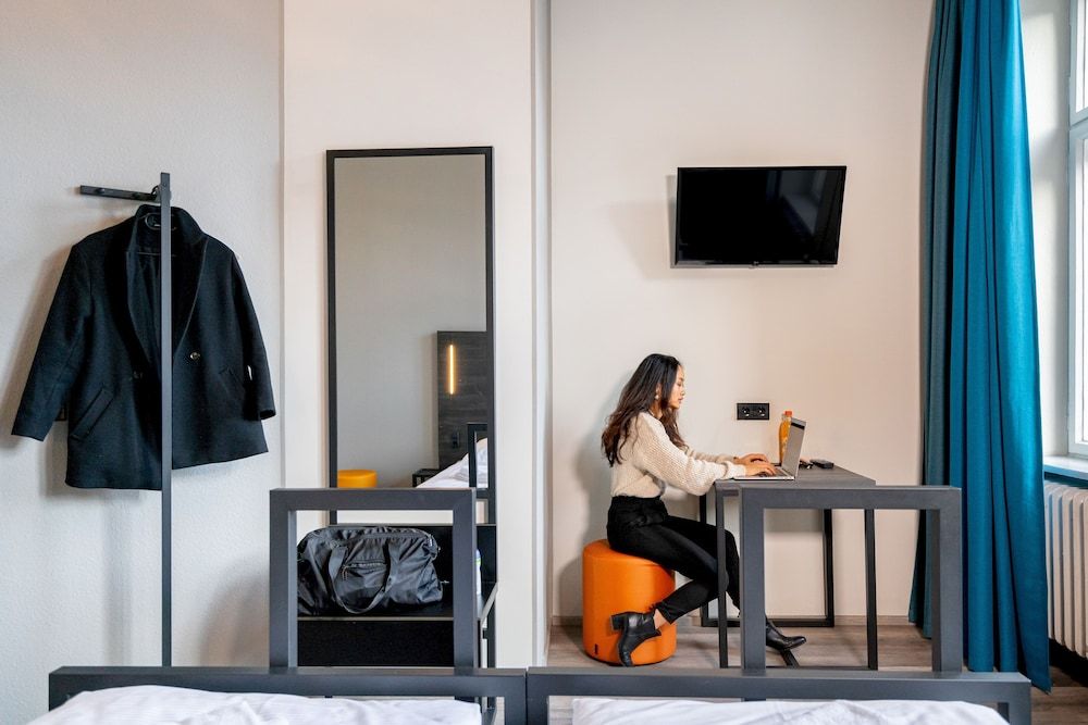 a&o Berlin Friedrichshain Twin Room 12