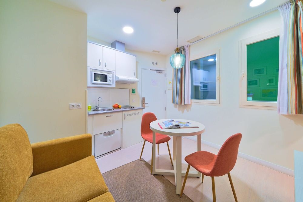 Blume Cruz Suites Standard Suite, Kitchen (1, 2 and 3 pax) 25