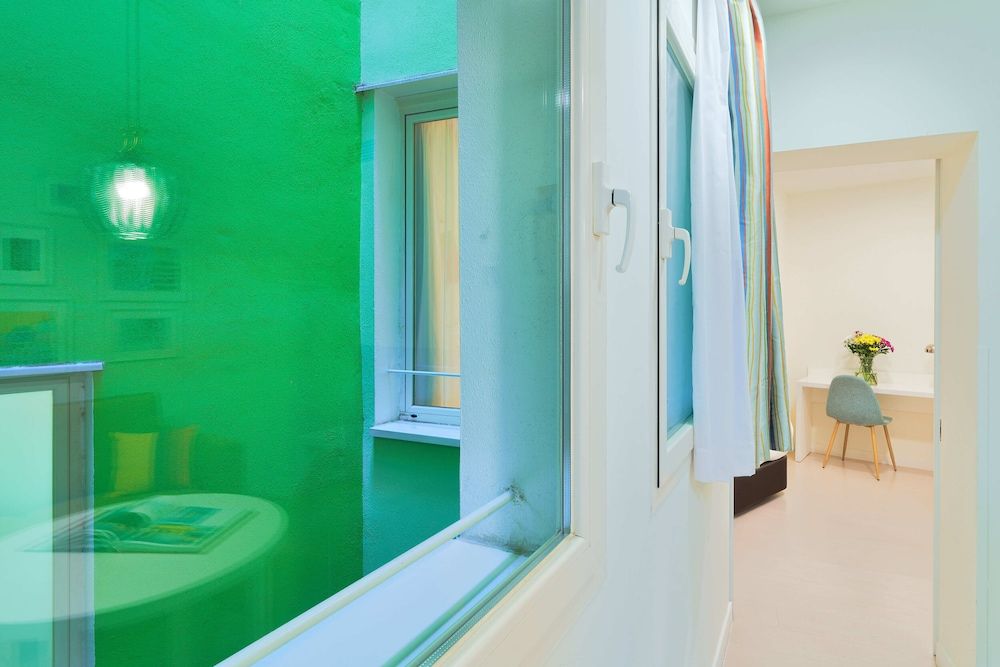 Blume Cruz Suites Standard Suite, Kitchen (1, 2 and 3 pax) 29