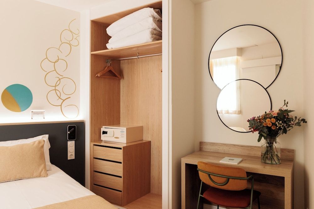 Blume Cruz Suites Standard Suite, Kitchen (1, 2 and 3 pax) 12