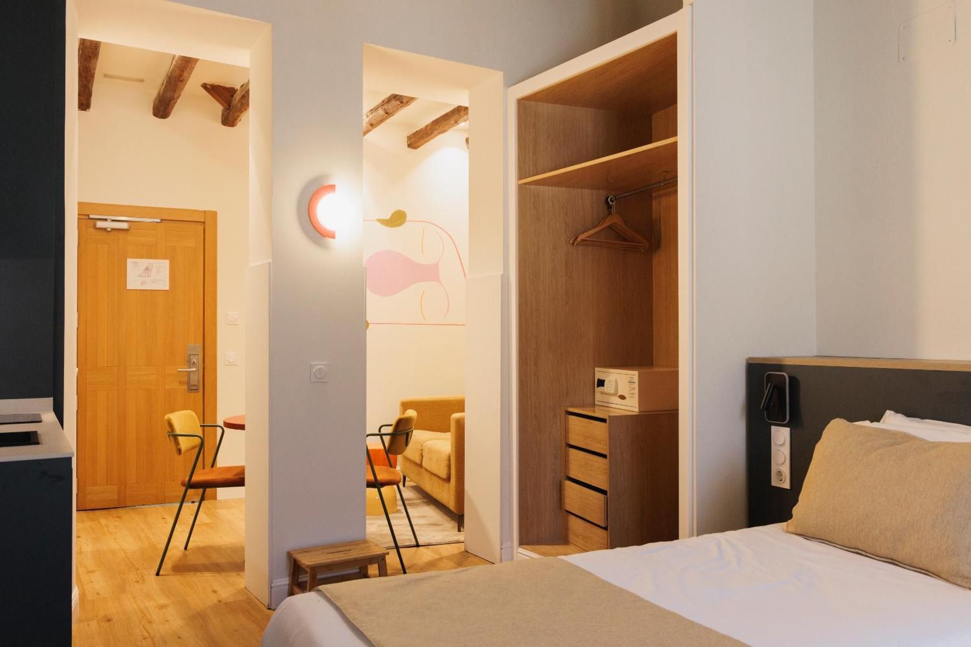 undefined Blume Cruz Suites 5