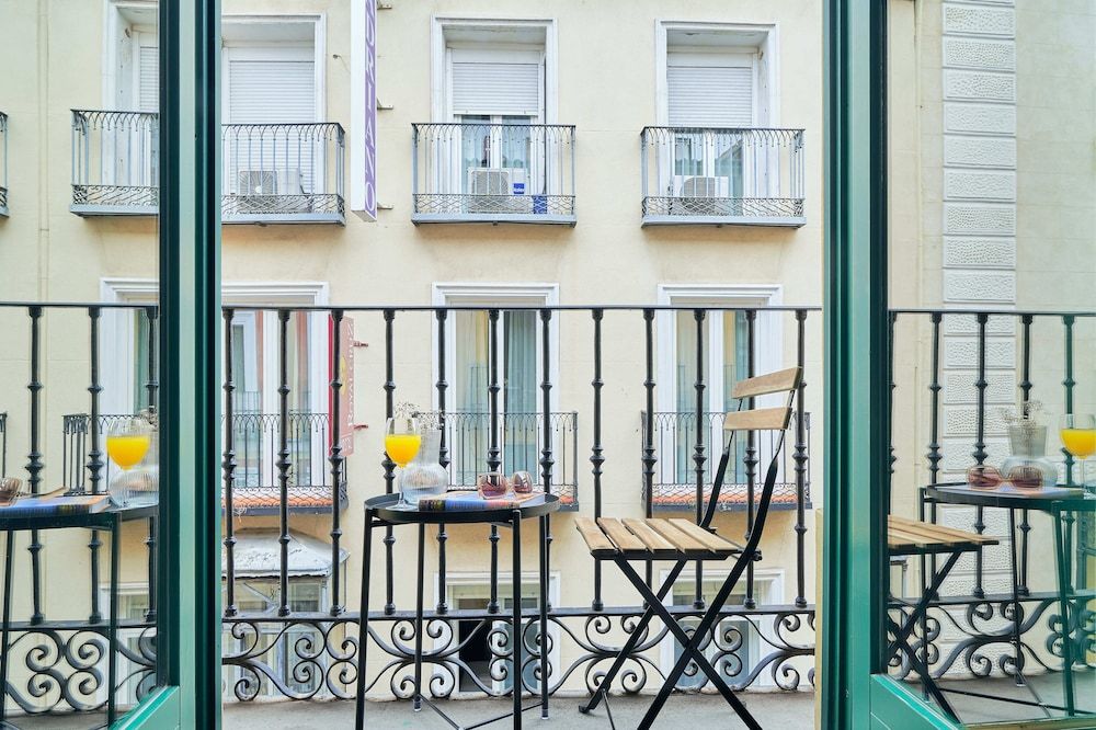 Blume Cruz Suites