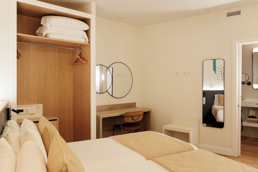 undefined Blume Cruz Suites 6