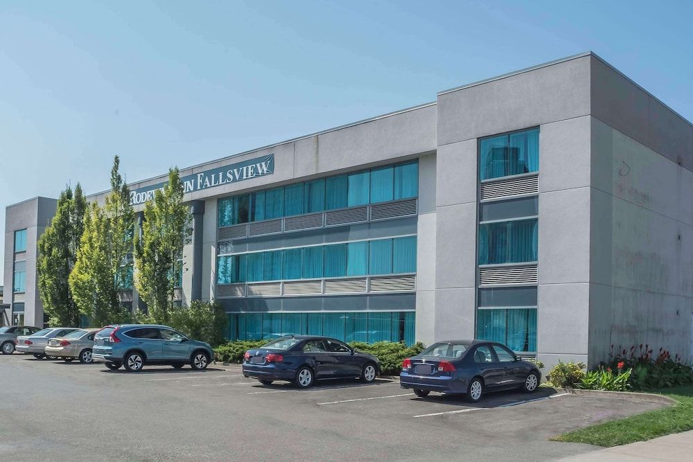 undefined Rodeway Inn Fallsview