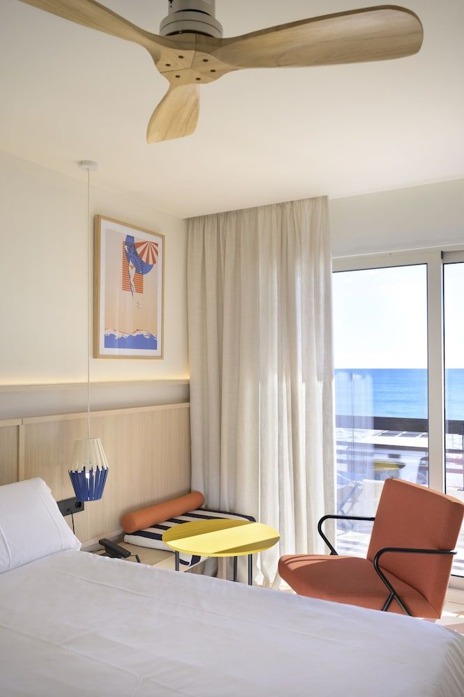 Akquaaa Boutique Hotel Deluxe Room, Sea View 4